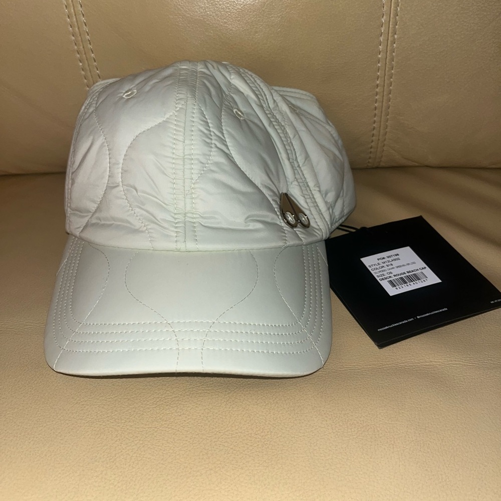 !!NEW!! Moose Knuckles Rouge Beach Cap